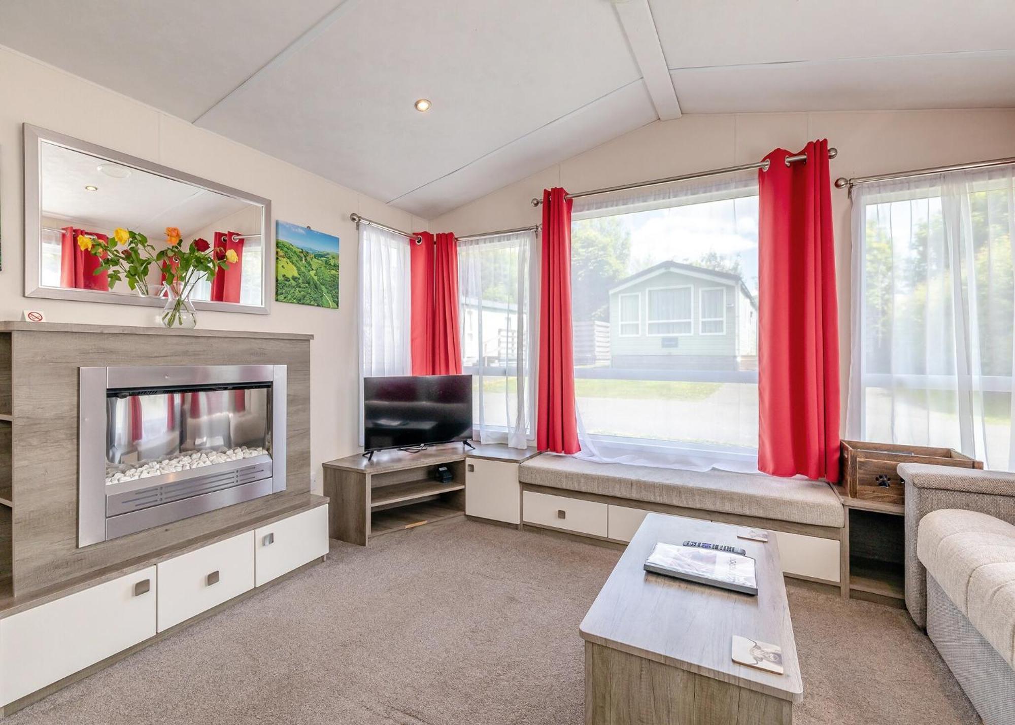 Longnor Wood Holiday Park Экстерьер фото