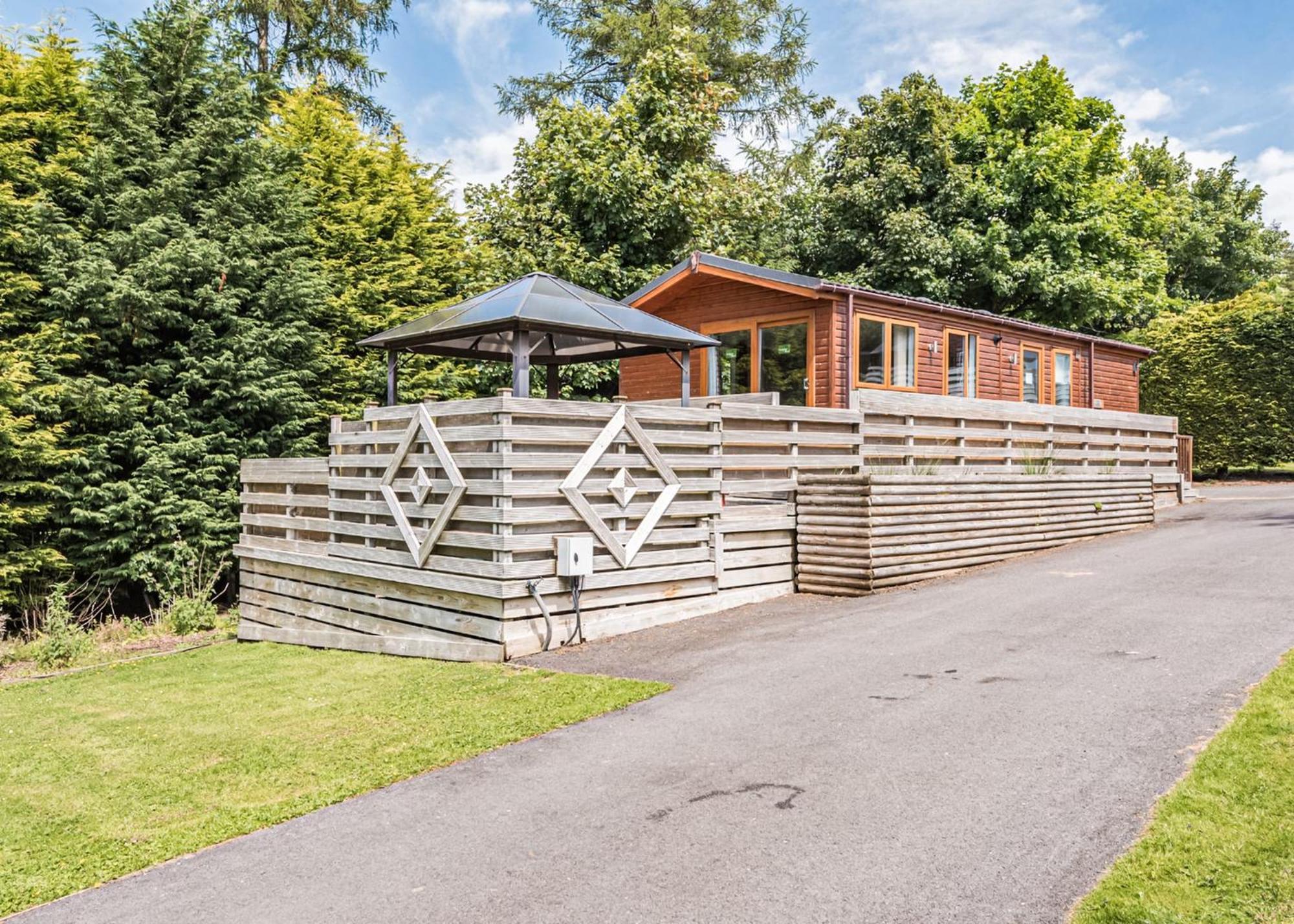 Longnor Wood Holiday Park Экстерьер фото