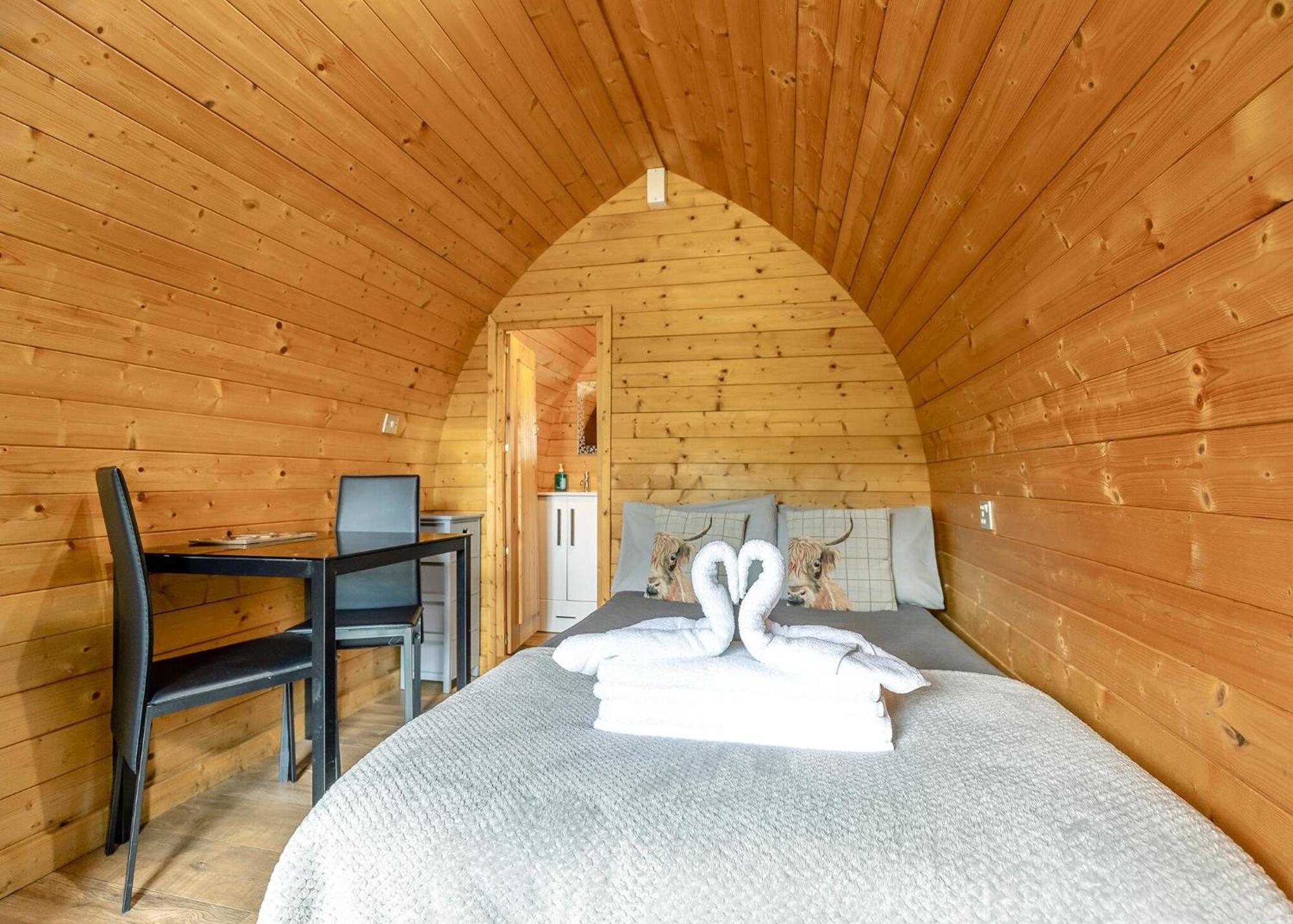 Longnor Wood Holiday Park Экстерьер фото