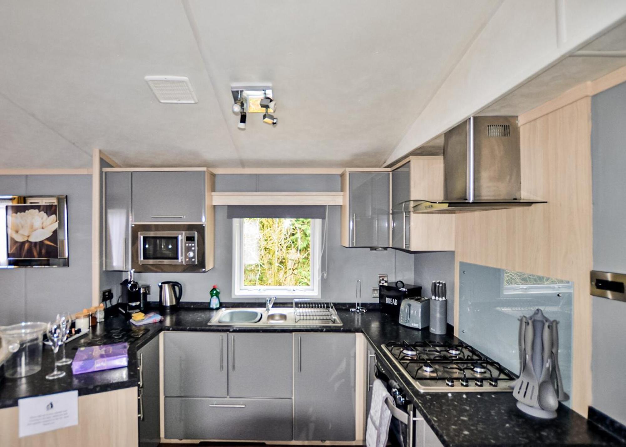 Longnor Wood Holiday Park Экстерьер фото