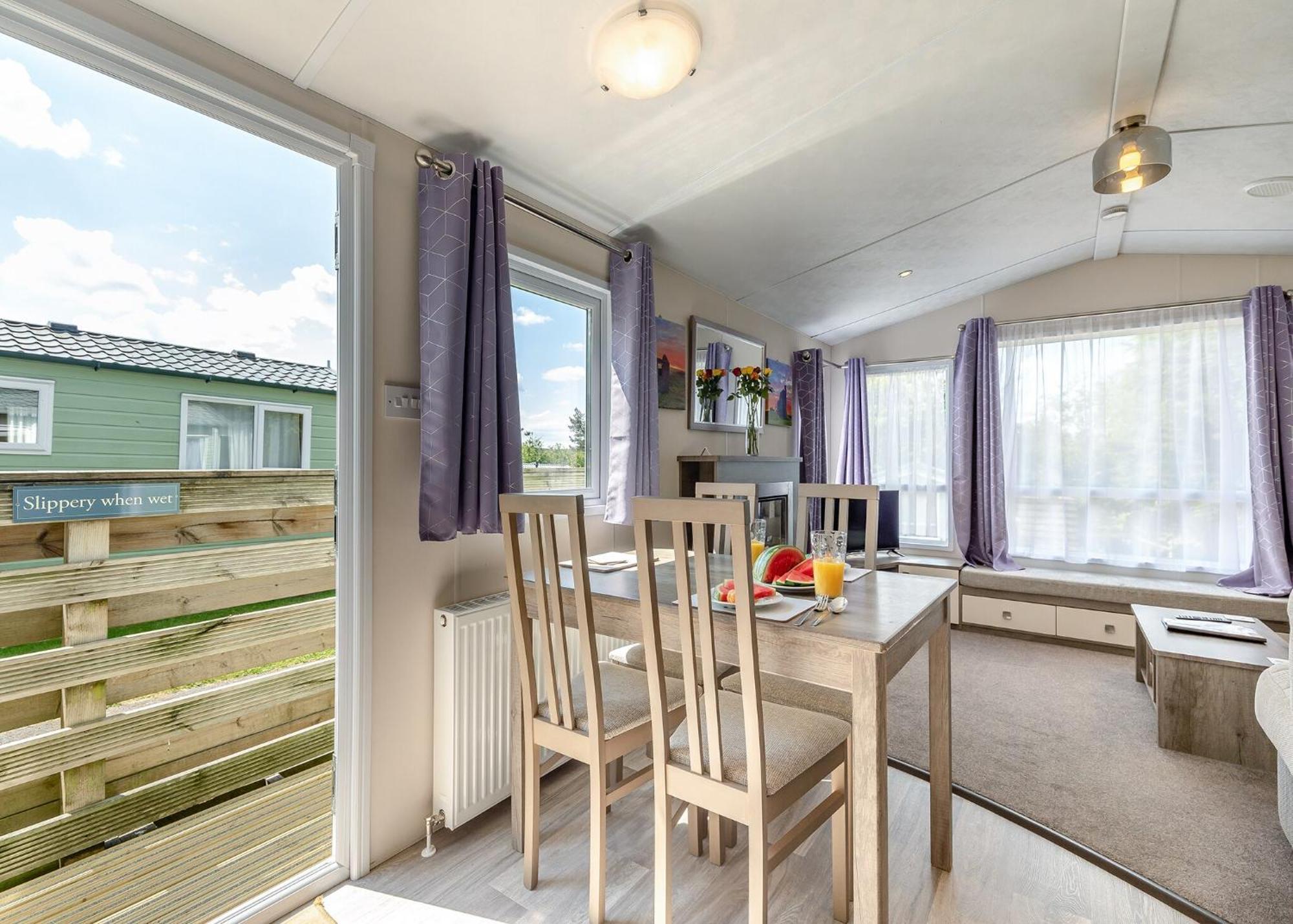 Longnor Wood Holiday Park Экстерьер фото