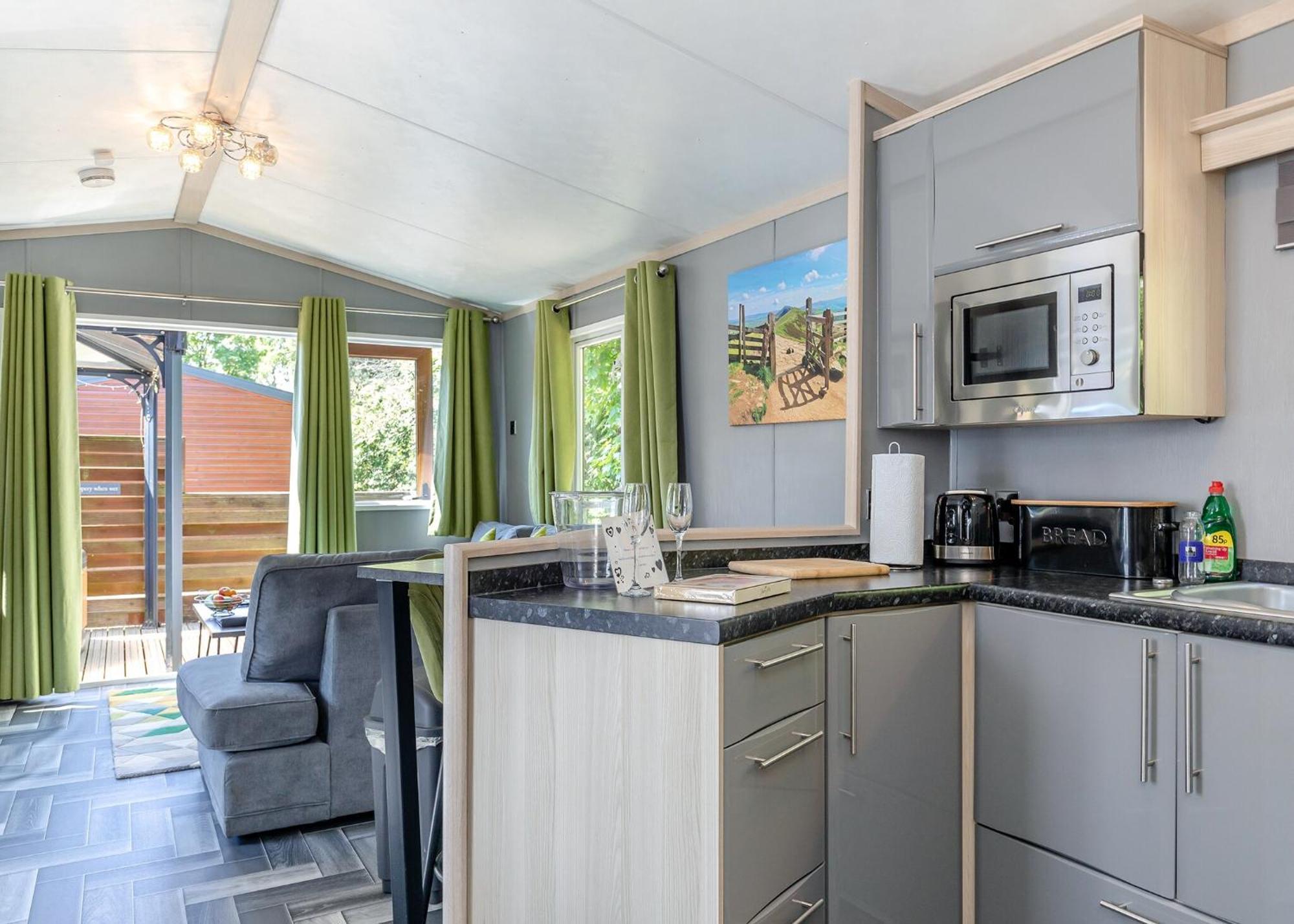 Longnor Wood Holiday Park Экстерьер фото