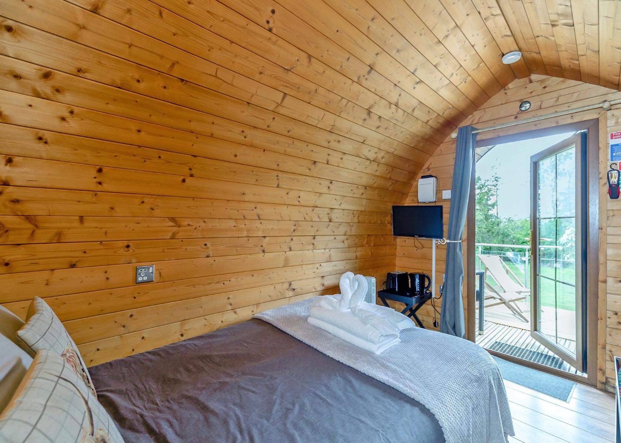 Longnor Wood Holiday Park Экстерьер фото