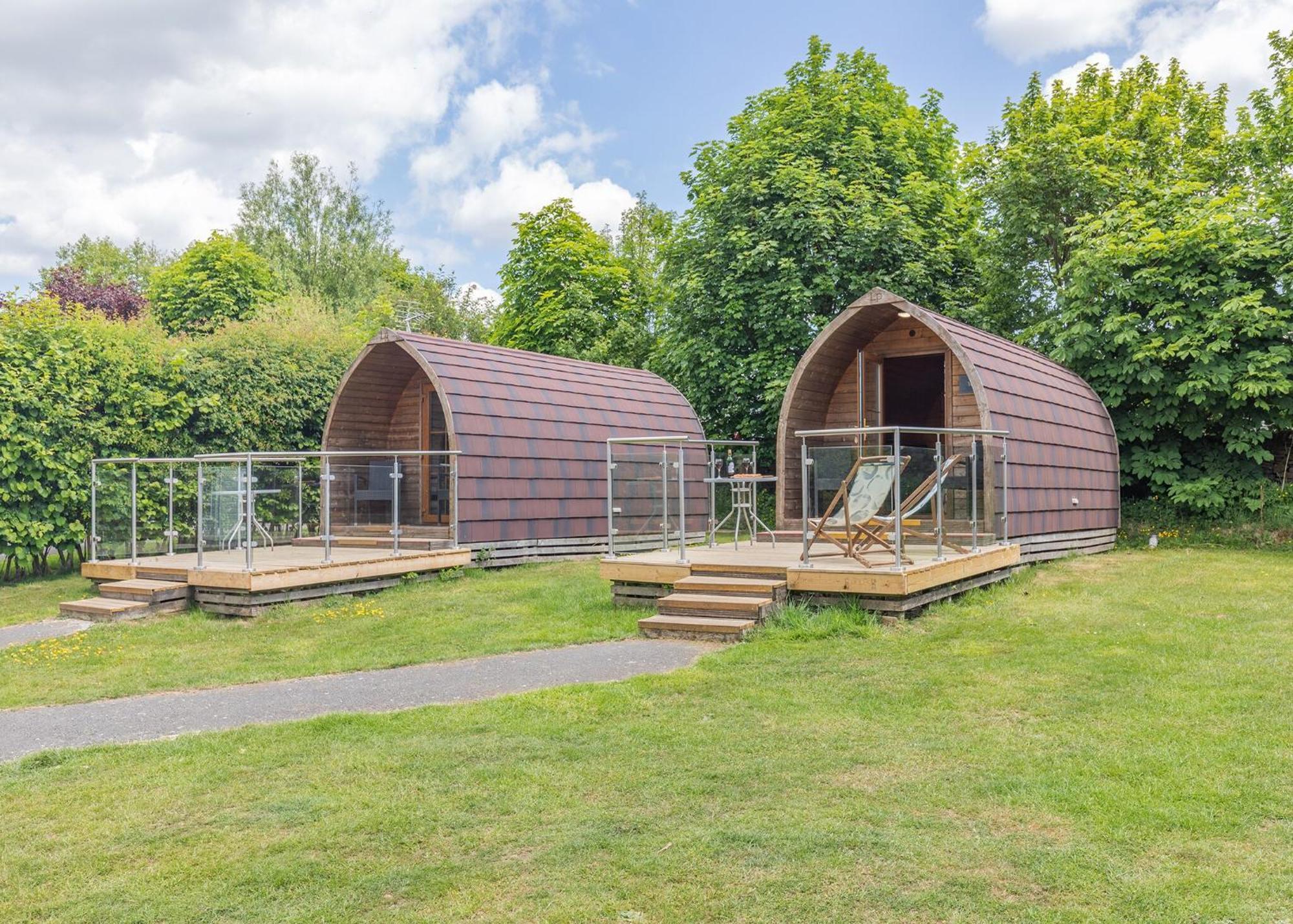 Longnor Wood Holiday Park Экстерьер фото