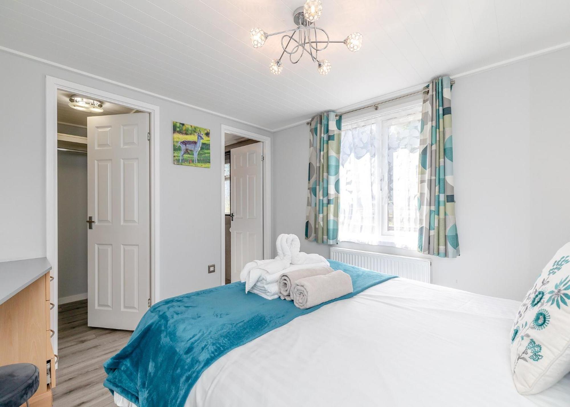 Longnor Wood Holiday Park Экстерьер фото