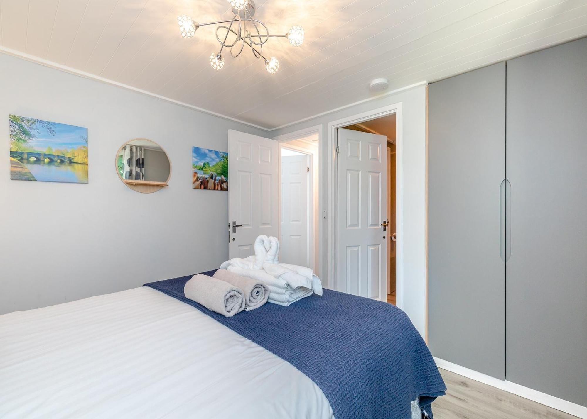 Longnor Wood Holiday Park Экстерьер фото