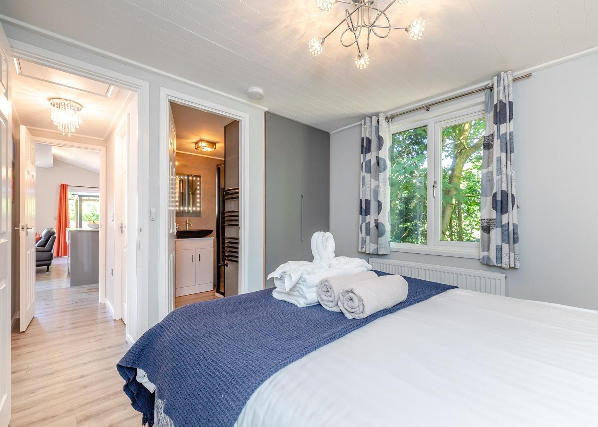 Longnor Wood Holiday Park Экстерьер фото
