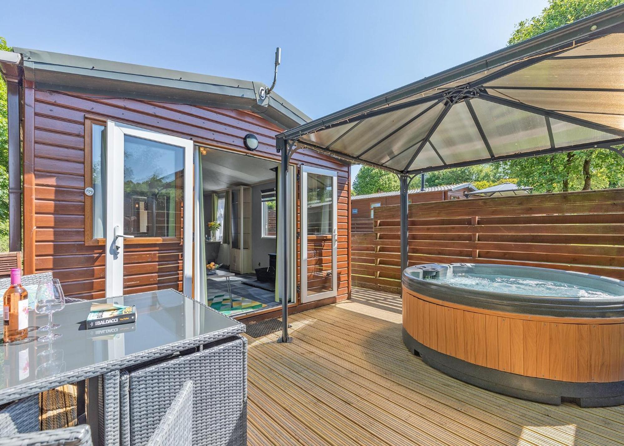 Longnor Wood Holiday Park Экстерьер фото