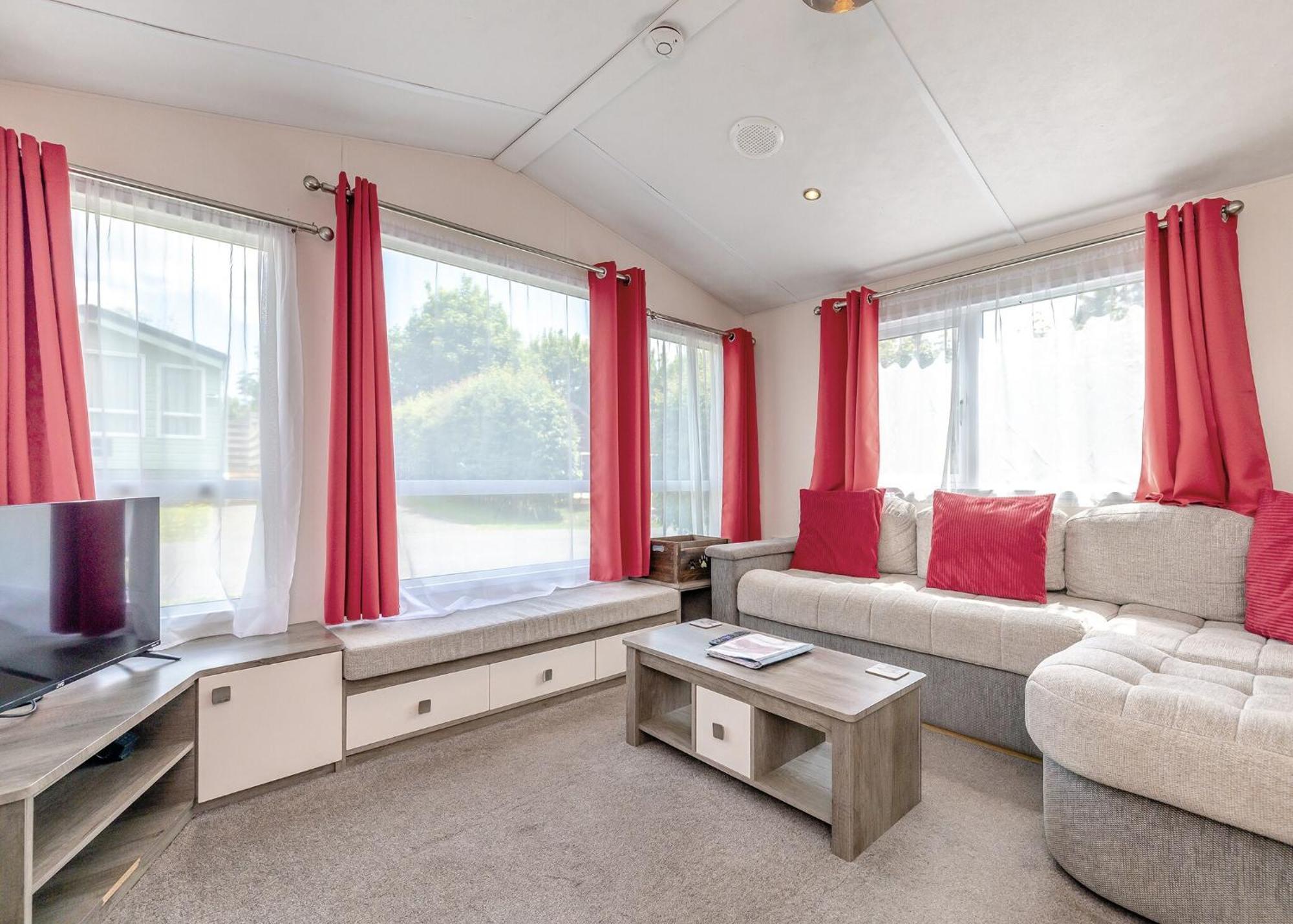 Longnor Wood Holiday Park Экстерьер фото