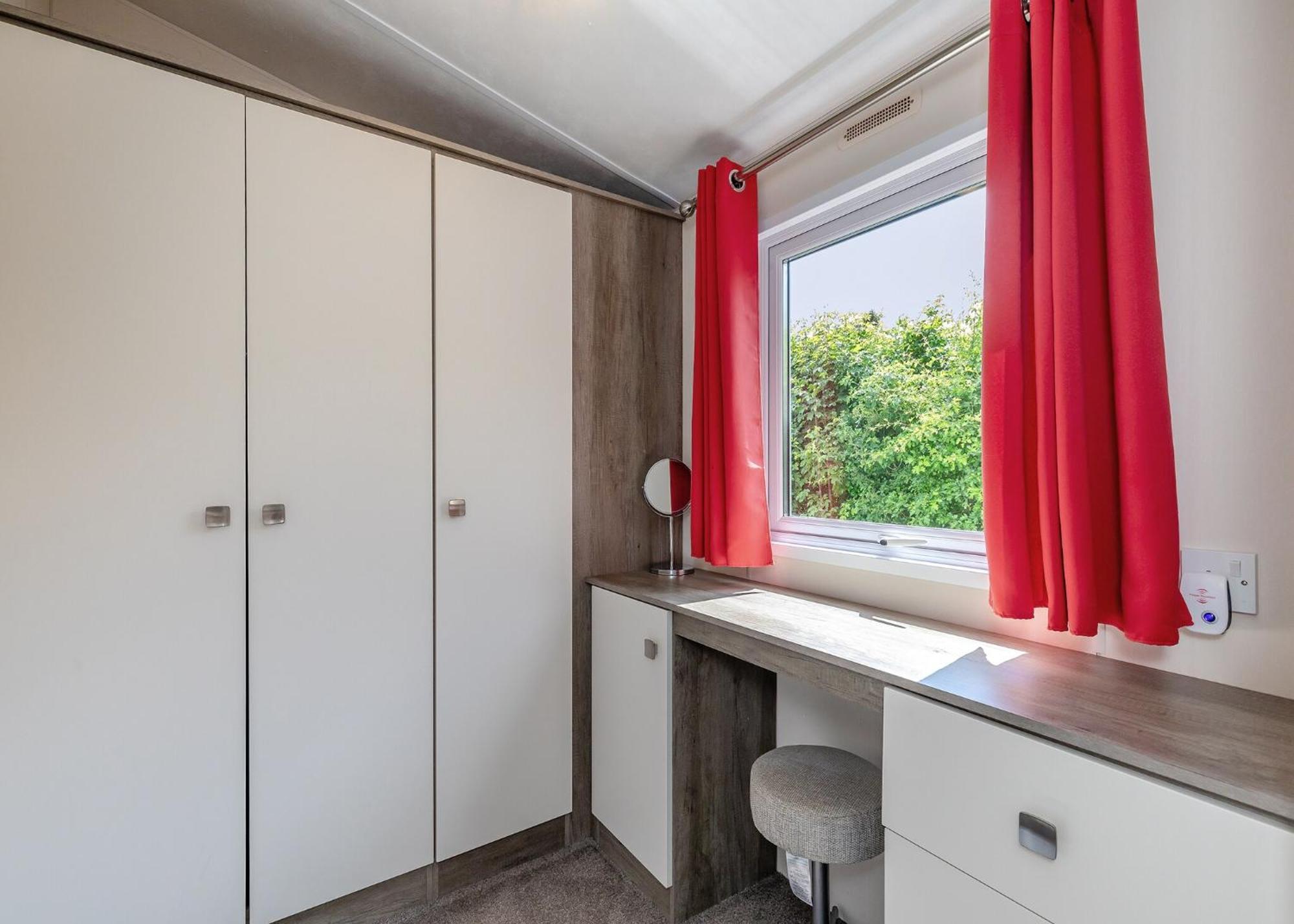 Longnor Wood Holiday Park Экстерьер фото